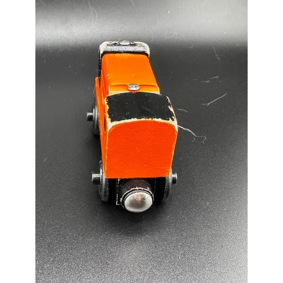 Thomas Wooden Railway Rusty Diesel Train Vtg 2003 Gullane Limited Edition Orange - Picture 10 of 12